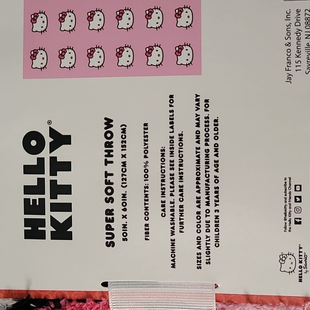 🎀 Hello Kitty Super Soft Throw - Picture 3 of 5